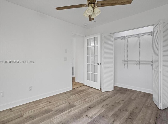 Building Photo - 11041 SW 11th Ct