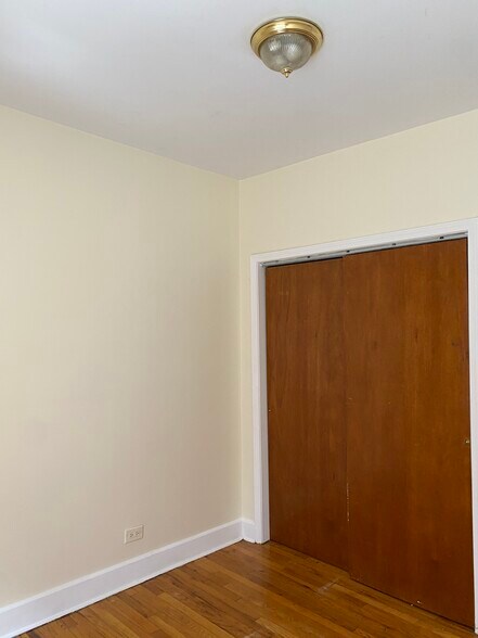 Second bedroom closet - 4926 N Kedzie Ave