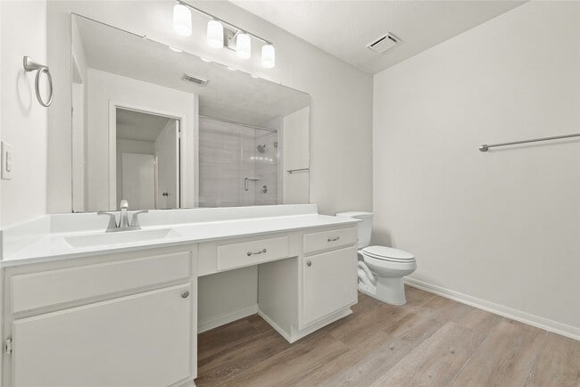 Building Photo - 5425 Yale Dr