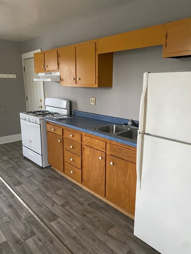 Building Photo - 301 W Eureka St