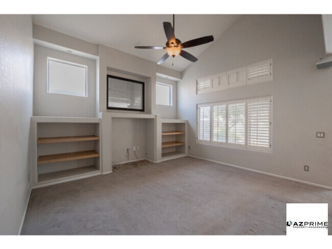 Building Photo - Come Home to this Stunning 4/2.5 Gilbert Residence Offering Comfort, Style, and Convenience