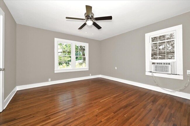 Building Photo - 1506 2nd Way NE