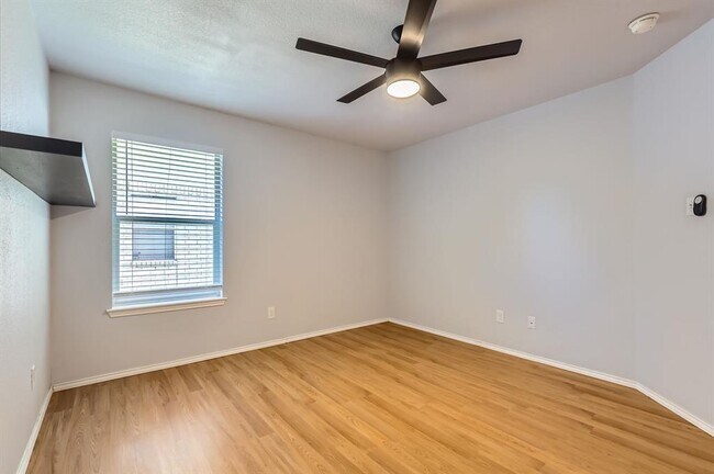 Building Photo - 3706 Haleys Way