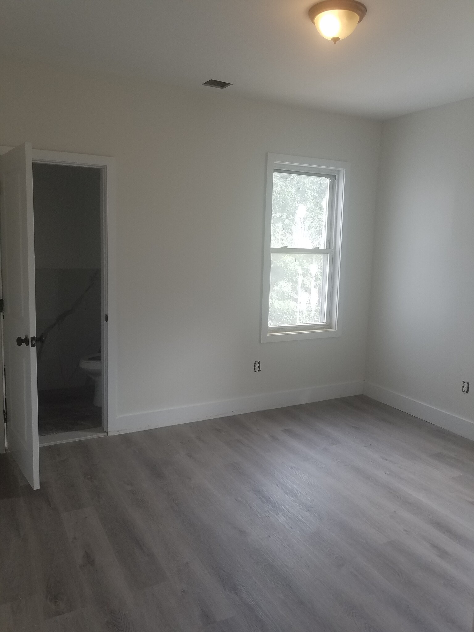 Master Bedroom - 193 Seymour Ave