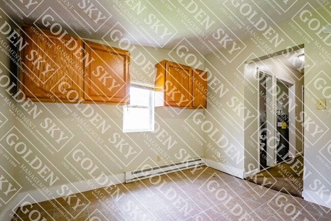Building Photo - 808 W 1st St