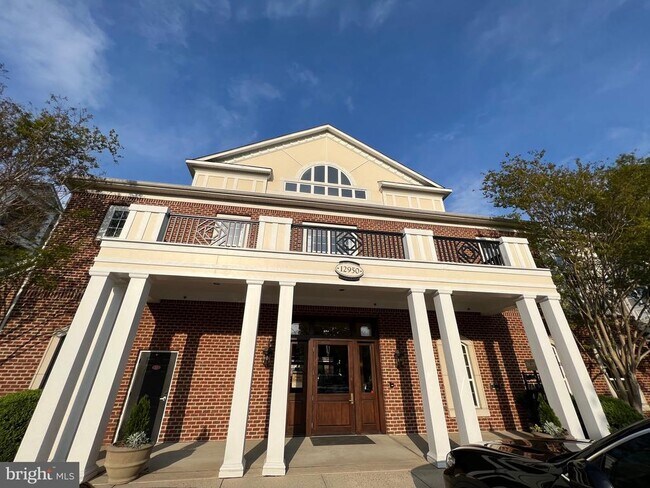 Building Photo - 12957 Centre Park Cir