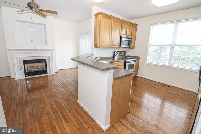Building Photo - 12180 Abington Hall Pl