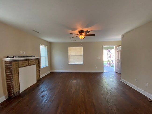 Building Photo - HOUSE FOR RENT! 3 BEDROOM 1 BATH