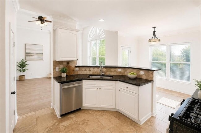 Building Photo - 4259 Creek Haven Dr