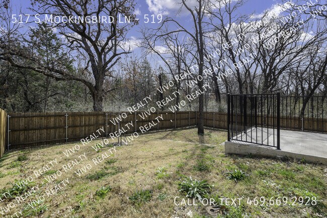 Building Photo - 517 S Mockingbird Ln