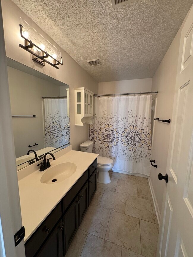 Building Photo - 1966 Abbott Cove