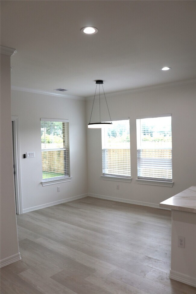Building Photo - 16602 Bonnie Sean Dr