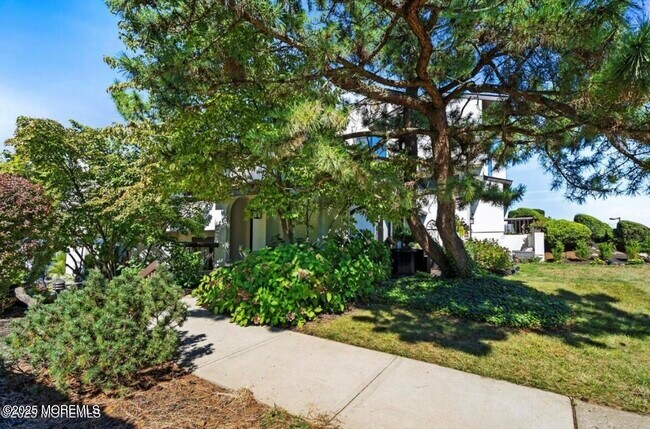 Building Photo - 85 Tower Hill Dr