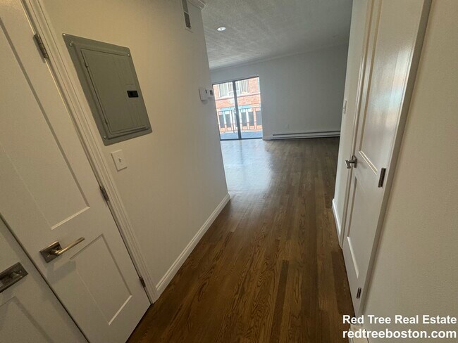 Building Photo - 320 Hammond Pond Pkwy