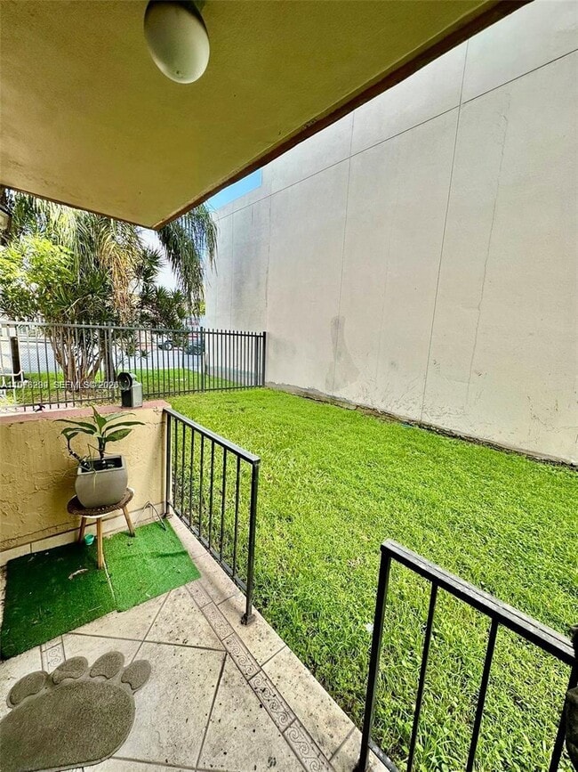 Building Photo - 424 SW 7th St