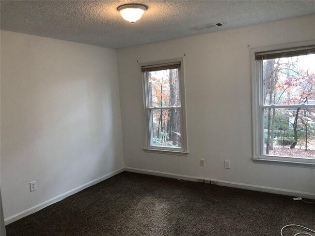 Building Photo - 2535 Raintree Way NE