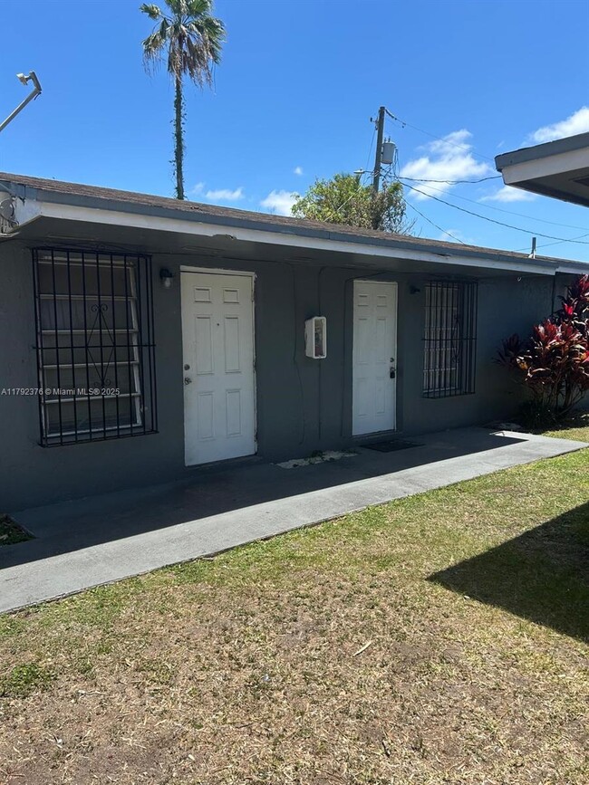 Building Photo - 1692 NW 7th Pl