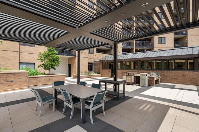 Building Photo - 20 NE 2nd St