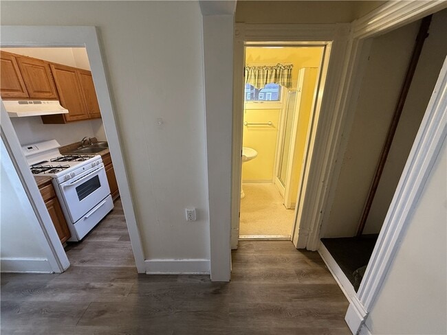 Building Photo - 65 Ford Ave