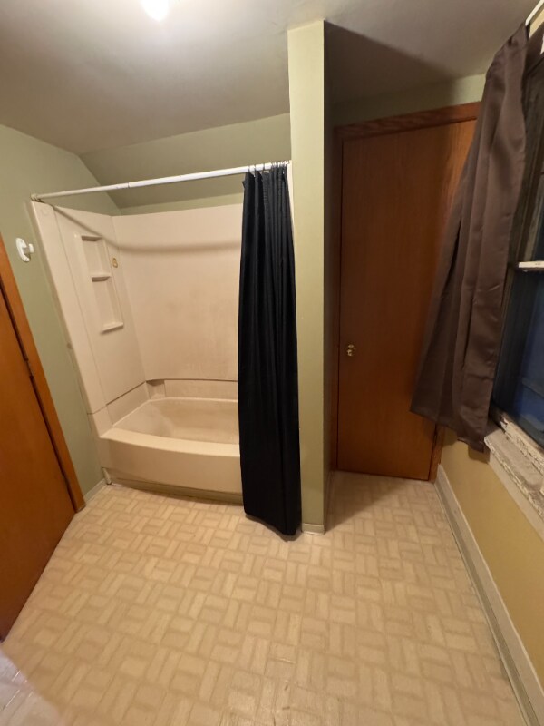 Building Photo - 201 N Summit St