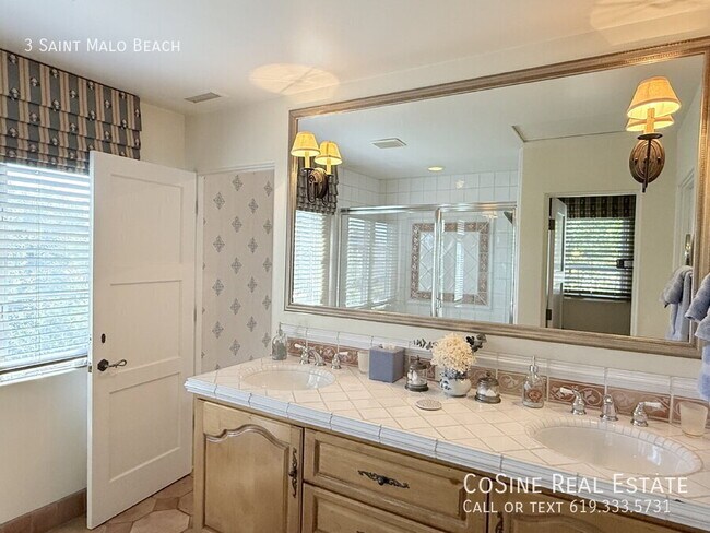 Building Photo - 3 St Malo Beach