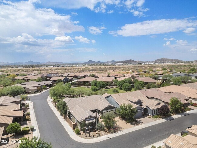 Building Photo - 3123 E Cat Balue Dr