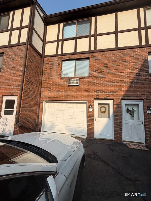 Building Photo - 181 Hicks St