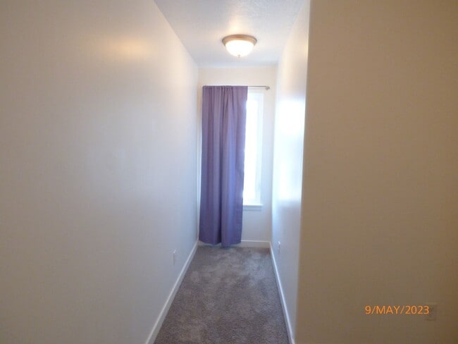 Building Photo - Upgraded 3 Bed 2.5 Bath Townhome in Herriman