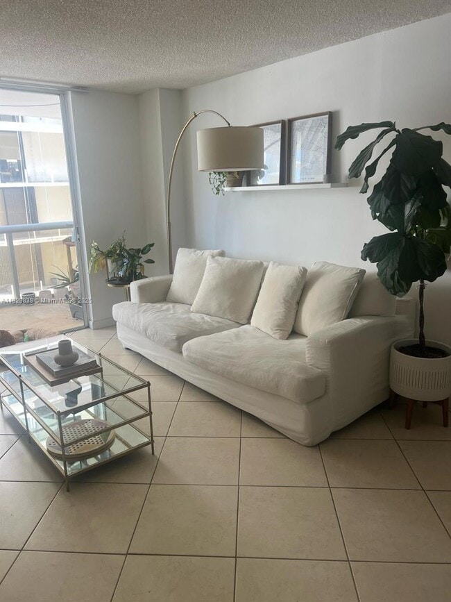 Building Photo - 6039 Collins Ave