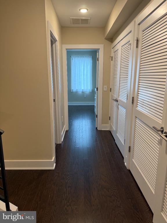 Building Photo - 1651 E Eyre St