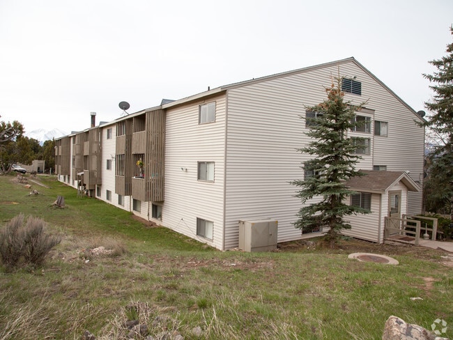 Building Photo - Pinon Pines Apartments