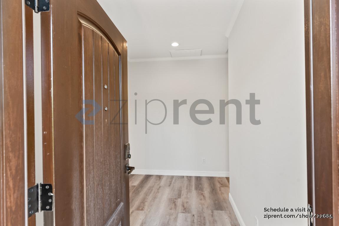 Building Photo - 1419 Flickinger Ave