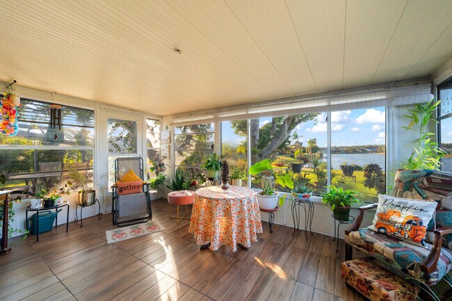 Building Photo - 1808 N Pebble Beach Blvd