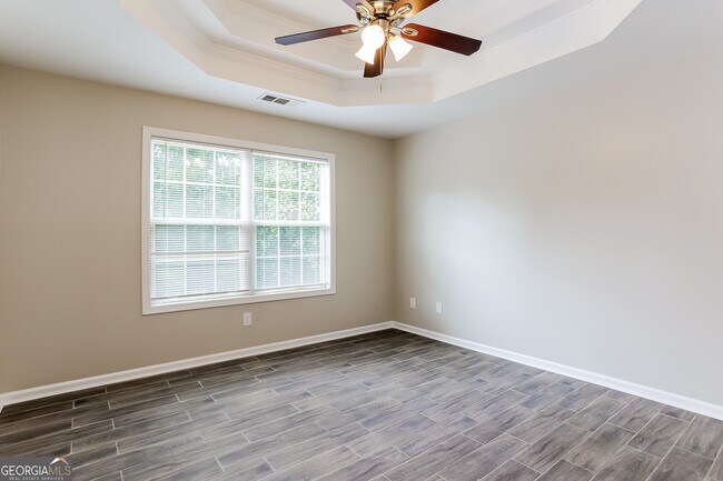 Building Photo - 147 Portland Rd