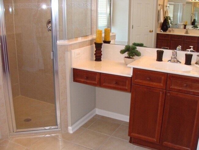 Building Photo - 258 Porta Rosa Circle