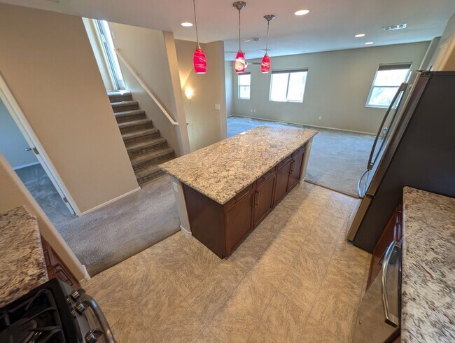 Building Photo - 10544 Headwind Ave