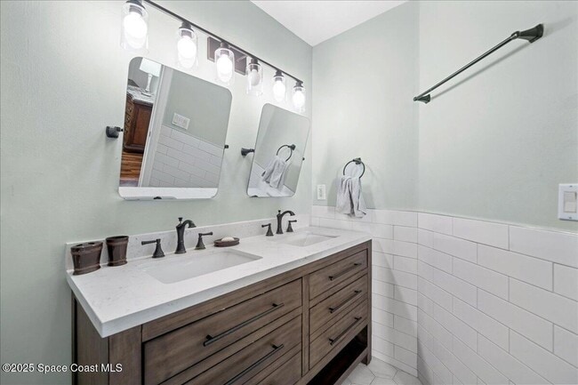 Building Photo - 1235 Pemberton Trail