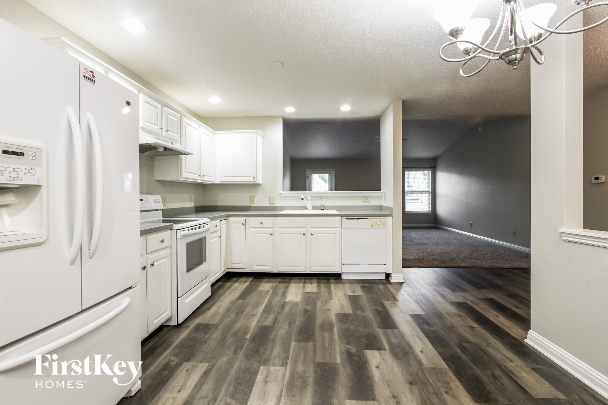 Building Photo - 529 Streamside Dr