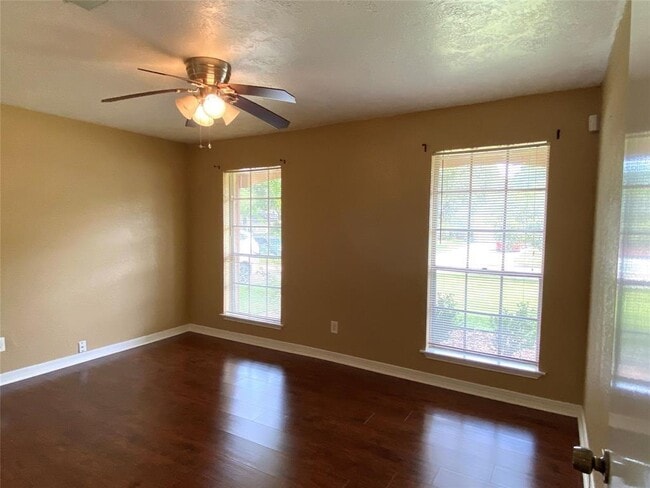 Building Photo - 747 Seamaster Dr