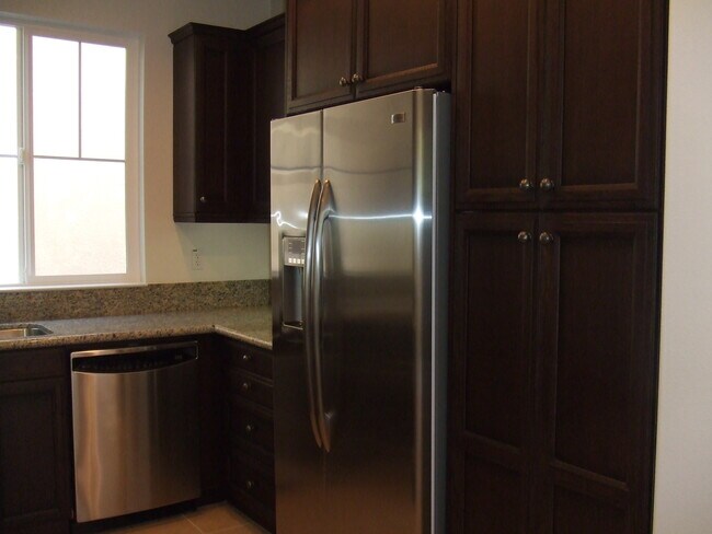 Building Photo - 2965 Bella Dr