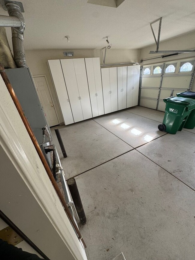 Building Photo - Gorgeous One Story 4 bedroom with Flex Space