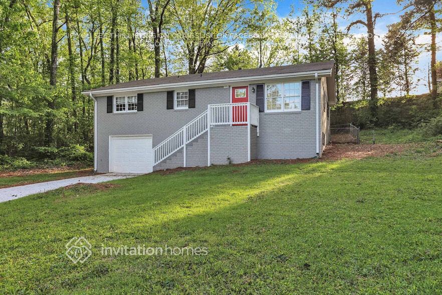 Building Photo - 4891 Lehigh Dr