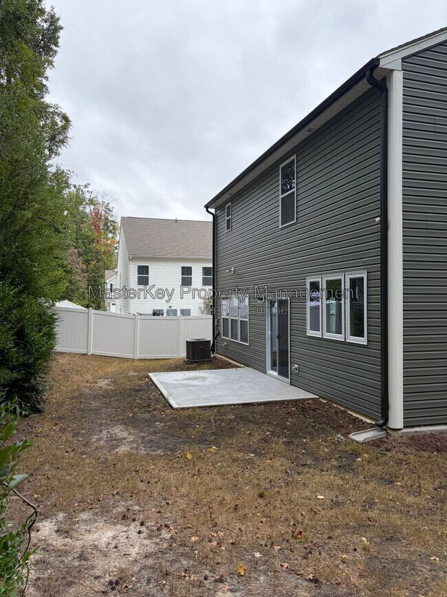 Building Photo - 1516 Addison Lk St
