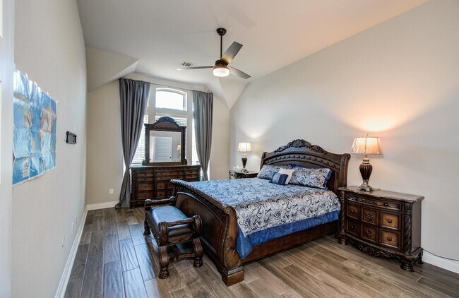 Building Photo - 10838 Bouldin Creek