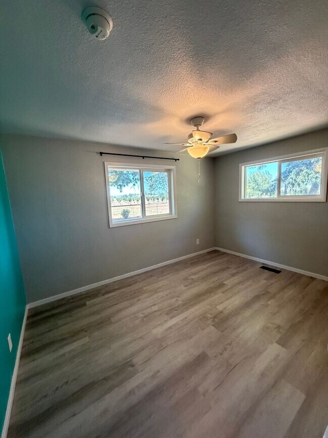 Building Photo - 27840 7 Mile Ln
