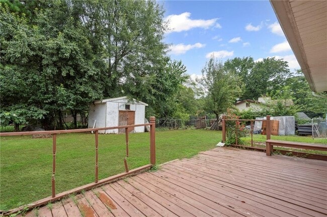 Building Photo - 472 Camden Cir