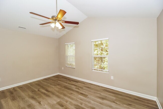 Building Photo - 109 Lookout Point Pl