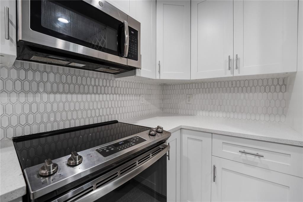 Building Photo - 7100 NW 17th St