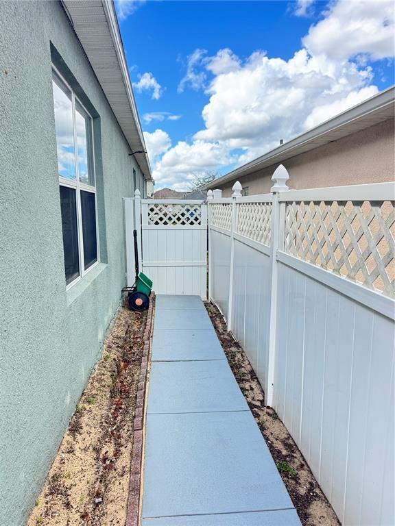 Building Photo - 220 Milford St