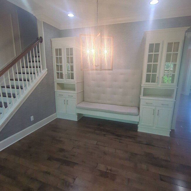 Building Photo - Beautiful 5 bed 4.5 bath in Holly Springs!